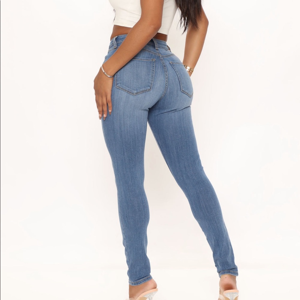 Fashion Nova Sought After Luxe Super Stretch Skinny Jeans Medium Blue - Size 9 ✨